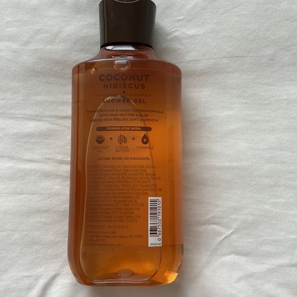 NIB Bath & Body Works Coconut Hibiscus Shower Gel w/ Shea & Vitamin E - 10 fl oz - Picture 2 of 3